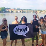 אכסניה Ahoy! פראג